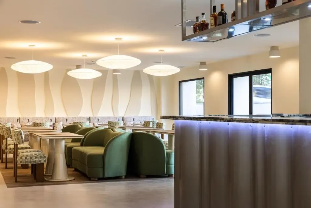 Serralharia em aço inox e alumínio realizados pela Lumiinox, soldadura e instalação de estruturas metálicas ou interiores personalizadas em Portugal.