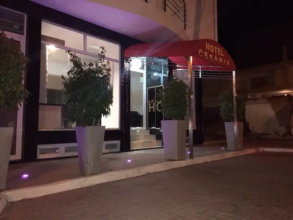 Serralharia em aço inox e alumínio realizados pela Lumiinox, soldadura e instalação de estruturas metálicas ou interiores personalizadas em Portugal.
